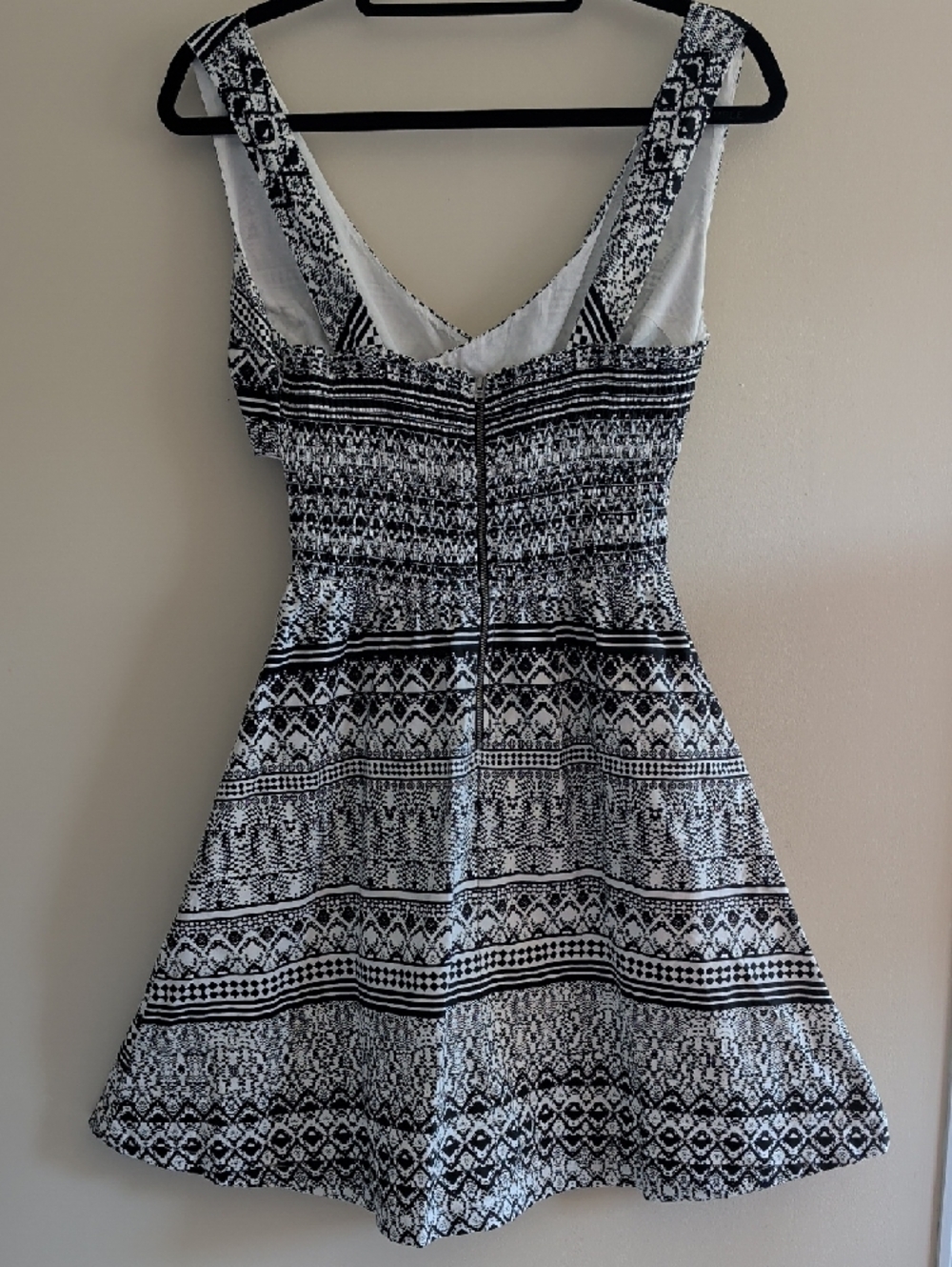 Jessica Simpson Black White Sleeveless Cutout Dress M Cross Front Cotton V-Neck - Picture 3 of 8